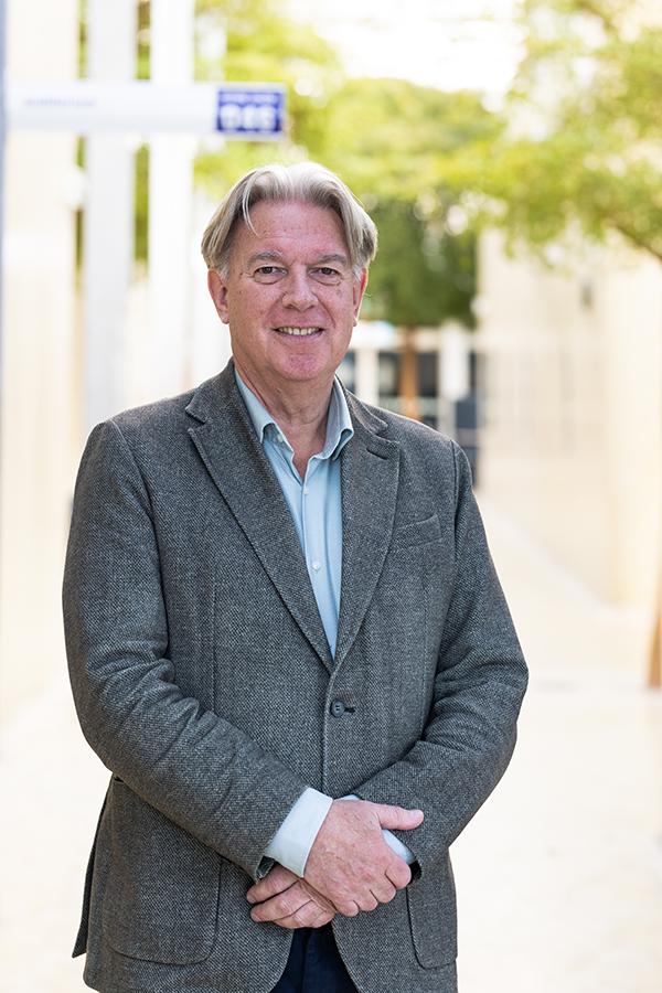 Dhr. Drs. Marcel Visser Voorzitter Raad van Bestuur Máxima MC