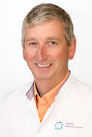 Straathof, dhr. dr. J.W.A.