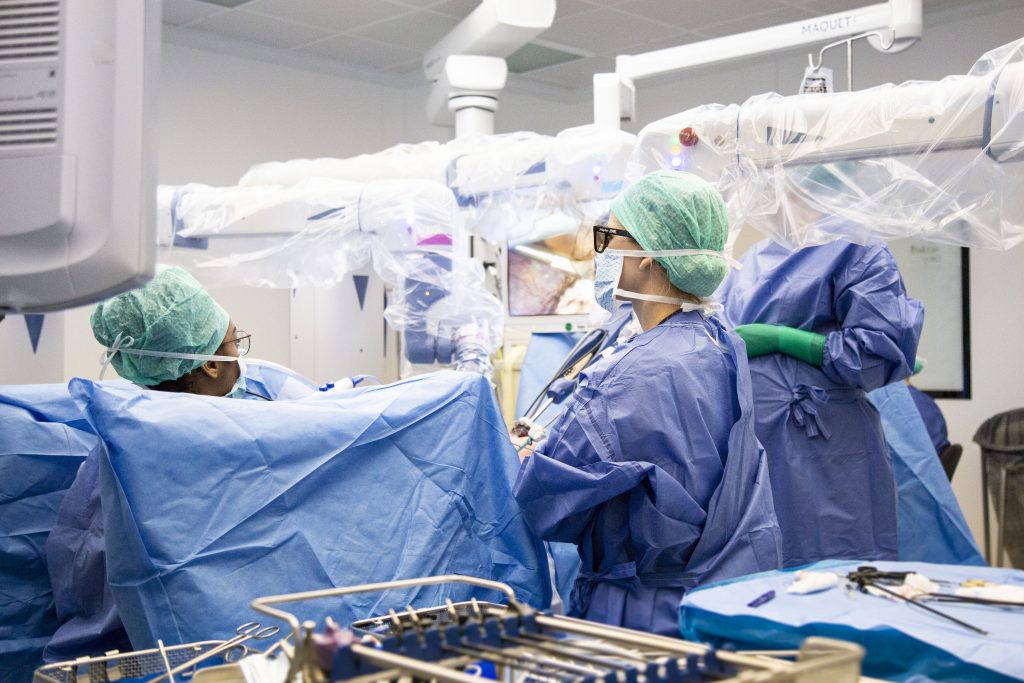 chirurgen opereren kijkoperatie