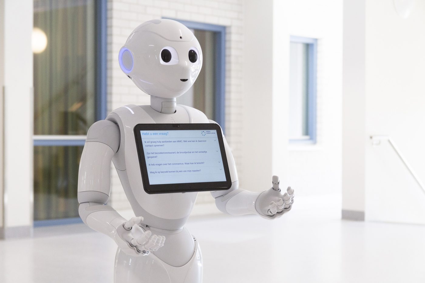 Robot Pepper corona anderhalve meter afstand