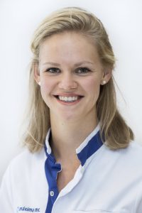 Broek, Manon van den